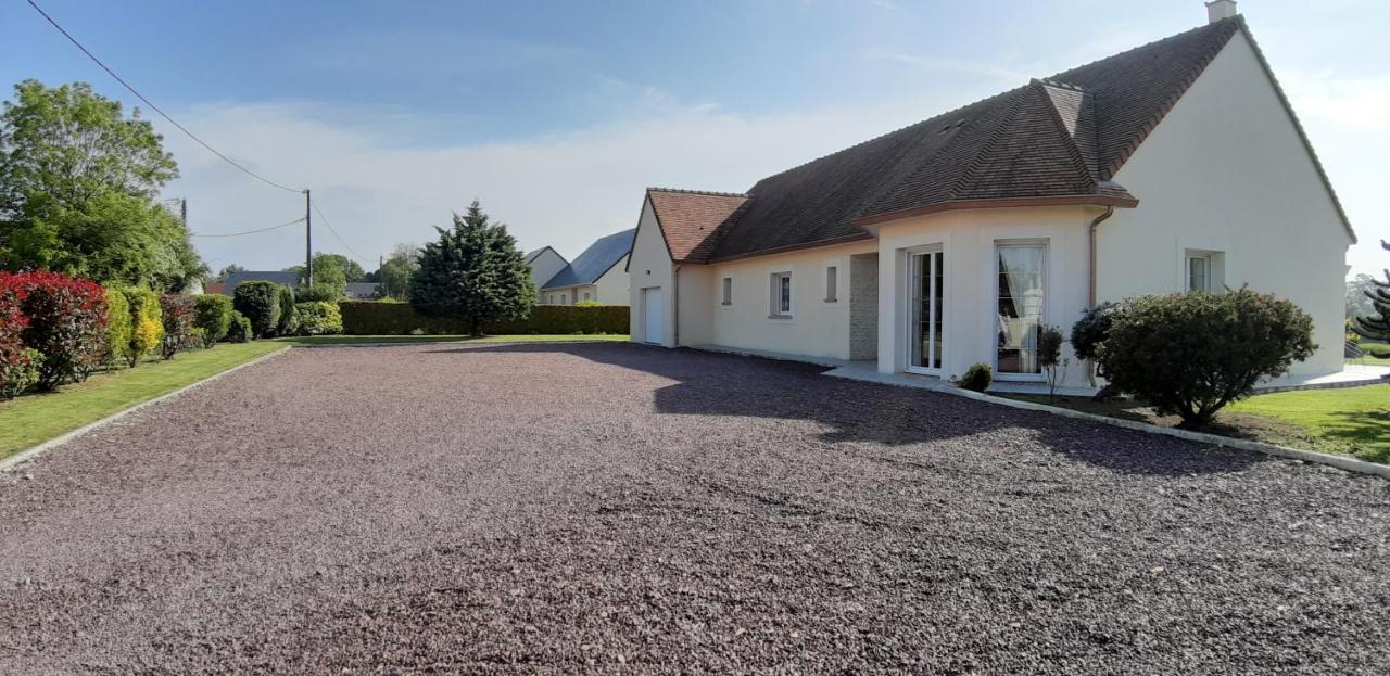 Gite "Au P'Tit Tourois" De Plain-Pied Tout Confort Avec Veranda Proche D'Omaha Beach Et De Bayeux Accueillant Les Animaux Exterior foto