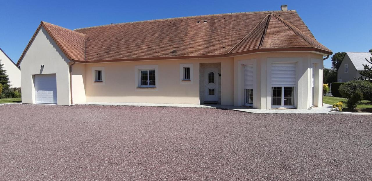 Gite "Au P'Tit Tourois" De Plain-Pied Tout Confort Avec Veranda Proche D'Omaha Beach Et De Bayeux Accueillant Les Animaux Exterior foto