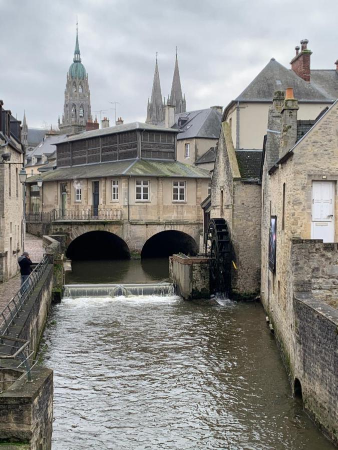 Gite "Au P'Tit Tourois" De Plain-Pied Tout Confort Avec Veranda Proche D'Omaha Beach Et De Bayeux Accueillant Les Animaux Exterior foto