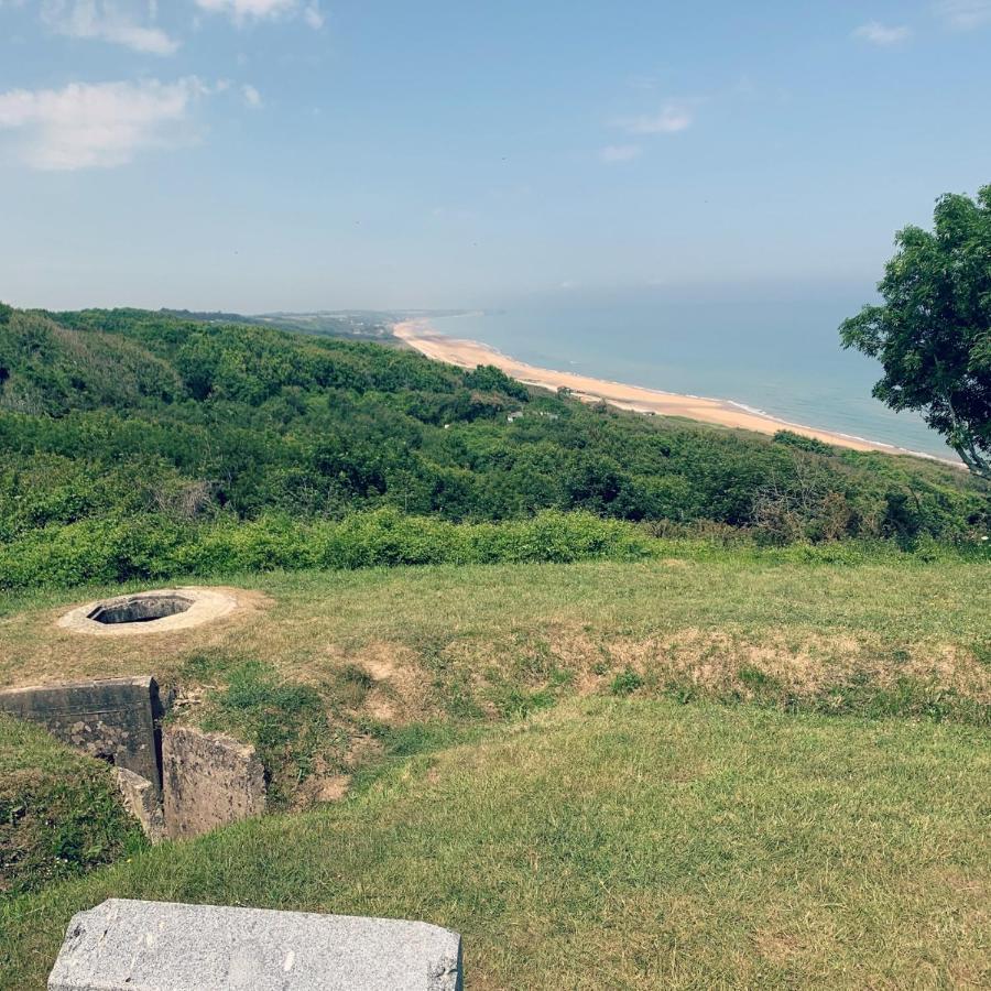 Gite "Au P'Tit Tourois" De Plain-Pied Tout Confort Avec Veranda Proche D'Omaha Beach Et De Bayeux Accueillant Les Animaux Exterior foto