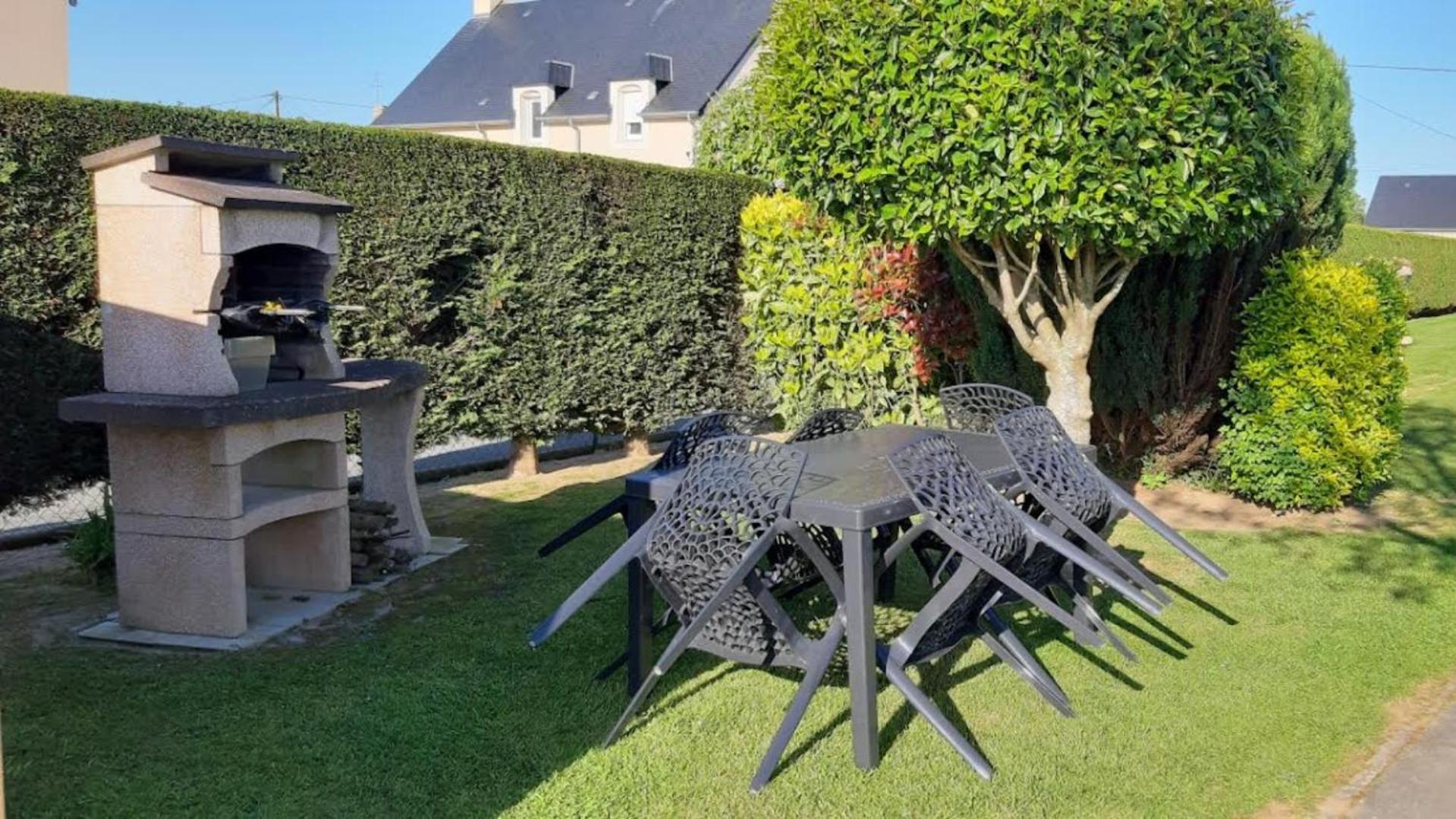 Gite "Au P'Tit Tourois" De Plain-Pied Tout Confort Avec Veranda Proche D'Omaha Beach Et De Bayeux Accueillant Les Animaux Exterior foto